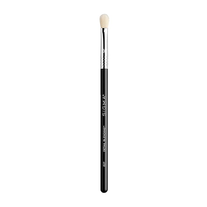 Sigma Beauty Professional E27 Detail Eyeshadow Blending Brush – Eyeshadow Application and Blending Brush - Apply Pigment and Blend Harsh Lines for a Well Blended Effect (1 Brush)
