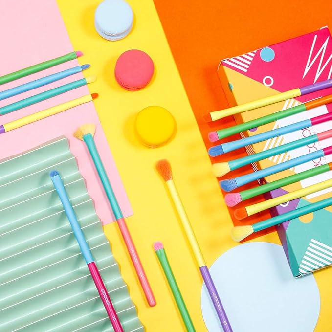 Docolor Eye Makeup Brushes 16pcs Colorful Eyeshadow Makeup Brush Set Professtional Eyeshadow Brushes with Soft Synthetic Hairs & Real Wood Handle for Eyeshadow, Eyebrow, Eyeliner, Blending