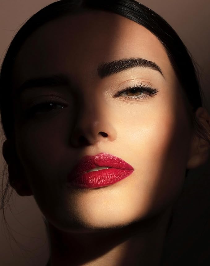Pupa Milano True Lips Blendable Lip Liner - Dual-Ended Matte Lining Color and Brush - Light and Creamy, Hydrating, High Pigment, Smudge Proof Formula - Paraben Free - 002 Tea Rose - 0.042 oz