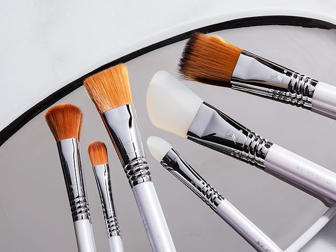 Sigma Beauty S02 Spatula Skincare Brush – Silicone Skincare Tool for Applying Skincare Products to Face and Skin, Face Mask Brush Applicator for Creams, Serums, and Masks (1 Pc)