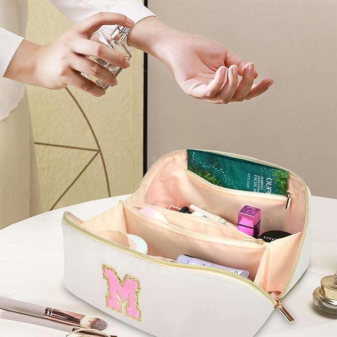 for Christmas Day Gifts, Makeup Bag for Women, PU Leather Travel Toiletry Bags, Initial Make Up Cosmetic Pouch for Teen Girls, Wide Open Portable Skincare Bag, Personalized Birthday Gifts, White N