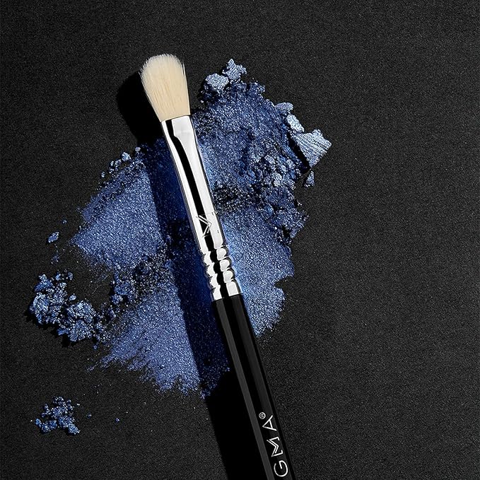 Sigma Beauty Professional E27 Detail Eyeshadow Blending Brush – Eyeshadow Application and Blending Brush - Apply Pigment and Blend Harsh Lines for a Well Blended Effect (1 Brush)