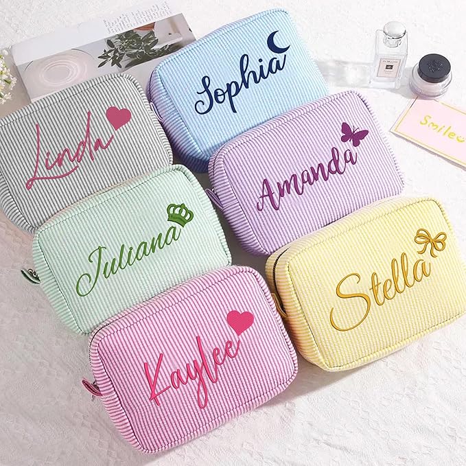 Yofair Personalized Makeup Bag with Heart, Large Capacity Travel Toiletry Case Teen Girl Gift Trendy Stufff Custom Seersucker Cosmetic Bags Wedding Birthday Gifts for Girls Women