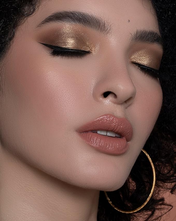 Sigma Beauty E38 Diffused Crease Brush - Blending Brush For Corner Eyelids - Eyeshadow Application and Fluffy Blending Brush - Apply Pigment and Blend Harsh Lines